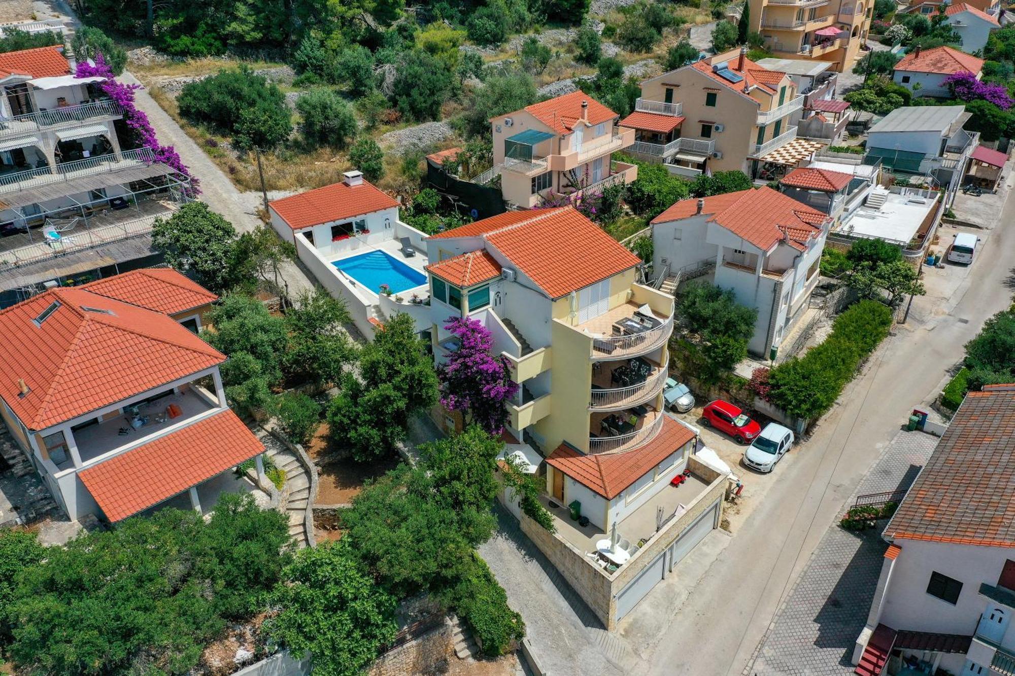 Apartments Villa Nea Leona Trogir Exterior foto